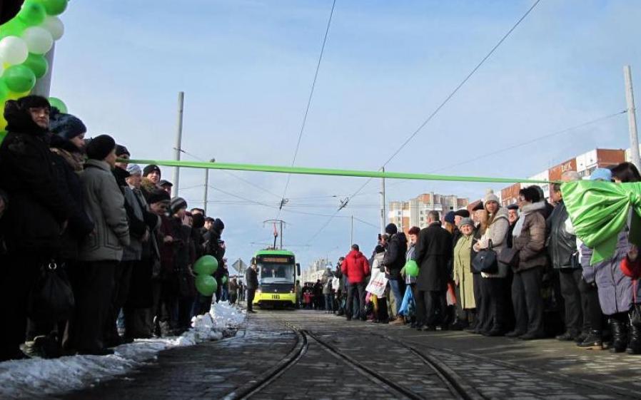 Стаття Коммунальный транспорт объявил войну маршрутчикам Утренний город. Одеса