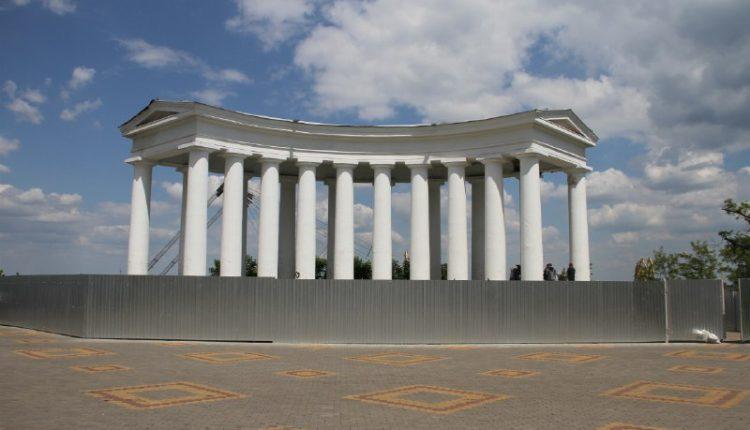 Стаття Воронцовский дворец и колоннаду начнут реставрировать на следующей неделе Ранкове місто. Одеса