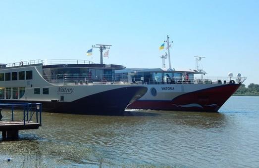 Стаття Порт Вилково на юге Одесской области принял сразу два речных лайнера Утренний город. Одеса