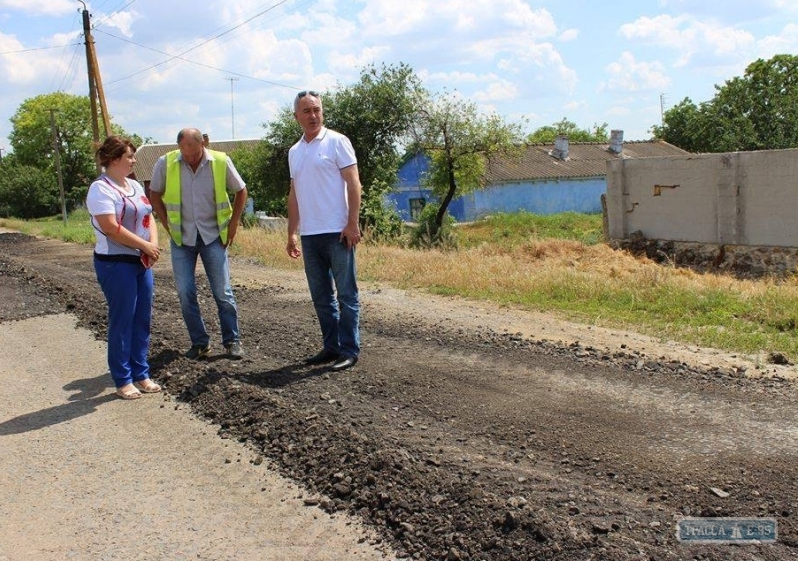 Стаття Ремонт полностью разбитой дороги стартовал в Ивановском районе Ранкове місто. Одеса