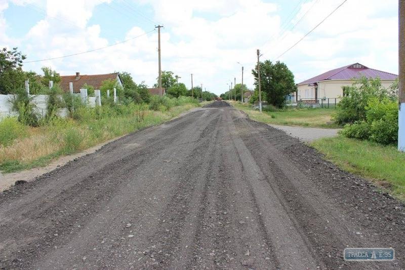 Стаття Ремонт полностью разбитой дороги стартовал в Ивановском районе Ранкове місто. Одеса
