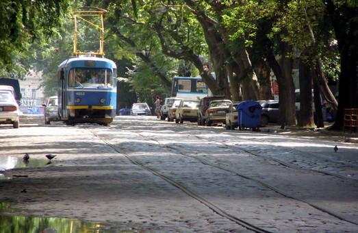 Статья В центре Одессы трамвай идет по «американским горкам» (ФОТО) Утренний город. Одесса
