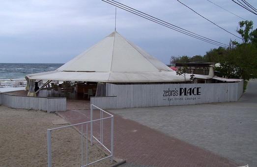 Стаття В Одессе хотят снести незаконное пляжное кафе на 10-й Фонтана Ранкове місто. Одеса