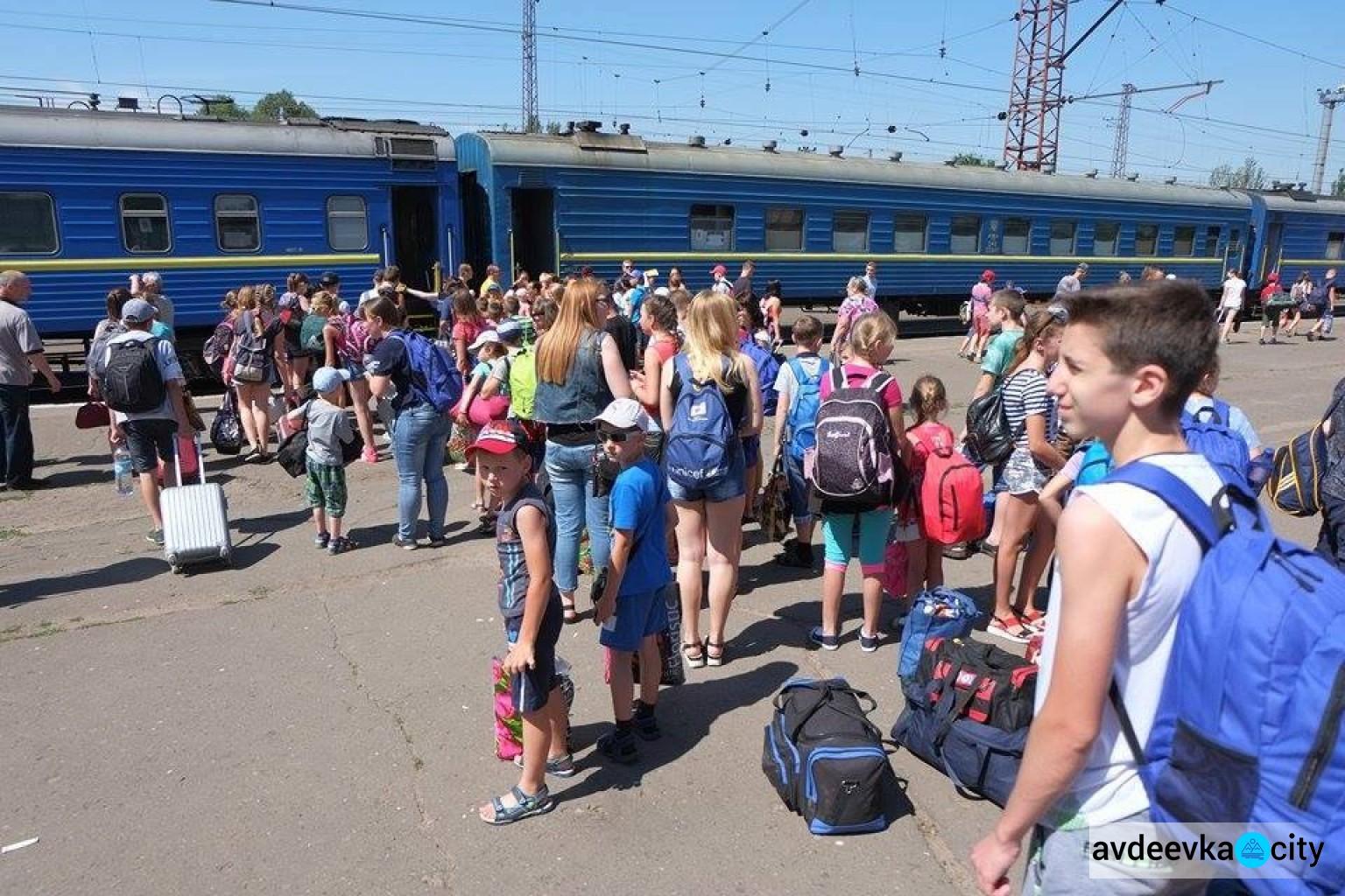 Стаття Отдельный поезд везет более 500 детей из Донецкой области на оздоровление в Одессу (ФОТО) Ранкове місто. Одеса