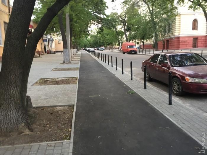 Стаття Первая капитальная велодорожка Одессы уже готова: пешеходы пока не привыкли Утренний город. Одеса