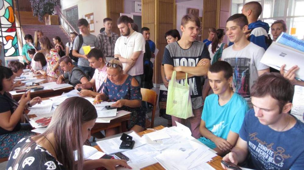 Стаття За неделю более сотни абитуриентов «ЛНР» подали документы для поступления в украинские вузы Утренний город. Одеса