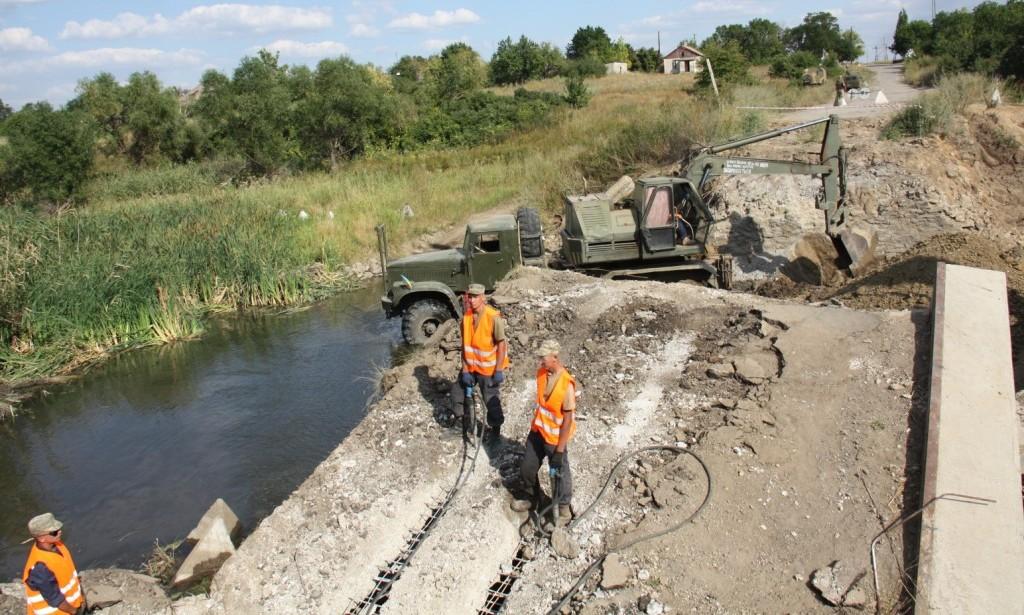 Стаття Министр проинспектировал восстановление «дороги жизни» через Лугань Ранкове місто. Одеса