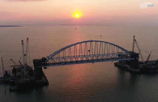 Стаття Установка арки на Крымском мосту – всё только начинается! Ранкове місто. Одеса