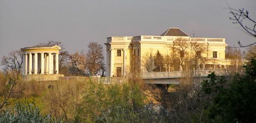 Стаття Одесситов приглашают на выставку интересных находок реставрации Колоннады Ранкове місто. Одеса