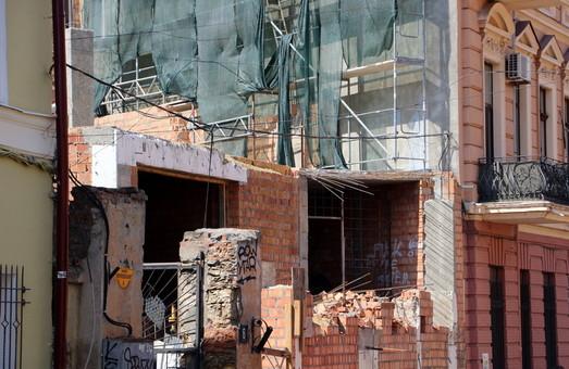 Стаття Строительство у Дома-стены остановлено благодаря угрозам объединившихся одесских активистов (ФОТО) Утренний город. Одеса