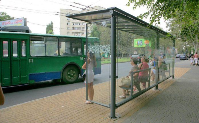 Статья В Одессе установят 18 стеклянных остановок: большинство разместят на Фонтане Утренний город. Одесса