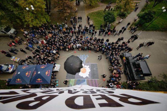 Стаття В Одессе пройдет необычное соревнование по запуску куриного яйца с пятнадцатиметровой высоты Ранкове місто. Одеса