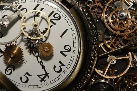 Статья Когда украинцам нужно перевести часы на «зимнее» время? Утренний город. Одесса
