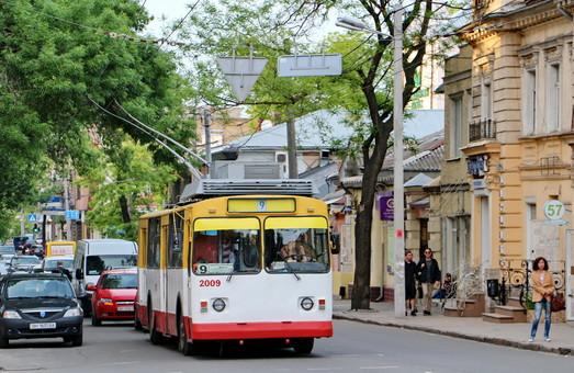 Стаття Суд решил, кто будет перевозчиком на автобусе - «дублере» одесского троллейбуса №9 Ранкове місто. Одеса