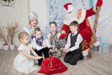 Стаття В российских детсадах запрещают Дедов Морозов Ранкове місто. Одеса