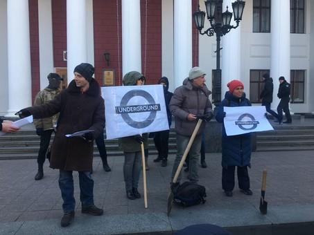 Стаття На Думской площади протестуют против роста стоимости проезда в одесских маршрутках (ФОТО) Ранкове місто. Одеса