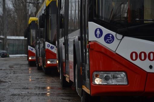 Стаття Под снегом: на маршруты Одессы официально запустили белорусские троллейбусы Ранкове місто. Одеса