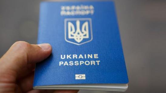 Стаття Какие еще документы могут понадобиться переселенцам для биометрического паспорта? Ранкове місто. Одеса