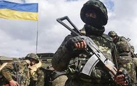 Стаття Пока на Донбассе относительно тихо, бойцы ВСУ помогают восстановить поврежденные дома. ФОТО Ранкове місто. Одеса