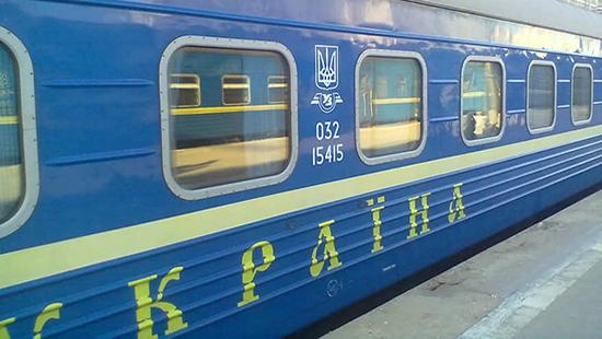 Стаття «Укрзализныця» запустит 23 дополнительных поезда на пасхальные праздники Ранкове місто. Одеса
