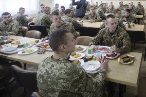 Стаття Революция еды в армии: чем теперь кормят украинских бойцов? Ранкове місто. Одеса