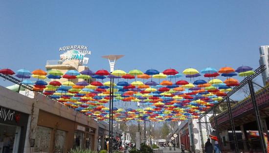 Стаття Одесскую Аркадию украсили разноцветными зонтами (ФОТО) Ранкове місто. Одеса