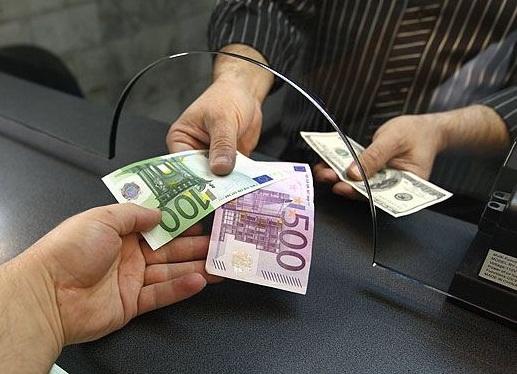 Стаття В банках Севастополя невозможно поменять 100 евро Ранкове місто. Одеса
