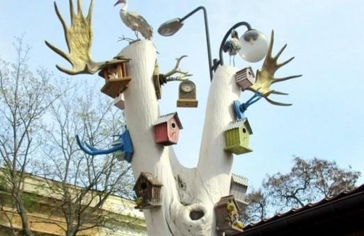 Стаття Необыкновенный арт-объект появился в Одессе возле «Книжки» Ранкове місто. Одеса