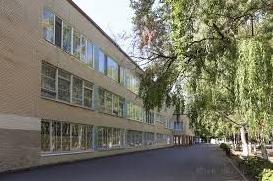 Стаття Спорный забор возле школы на Таирова все-таки установили: сейчас там благоустраивают территорию Ранкове місто. Одеса