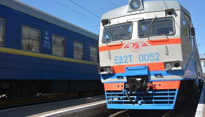 Стаття Поезда на Донбасс совершат дополнительные рейсы ко Дню Конституции Ранкове місто. Одеса