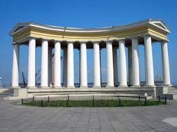 Стаття Полиция открыла уголовное производство по факту порчи Воронцовской колоннады Ранкове місто. Одеса