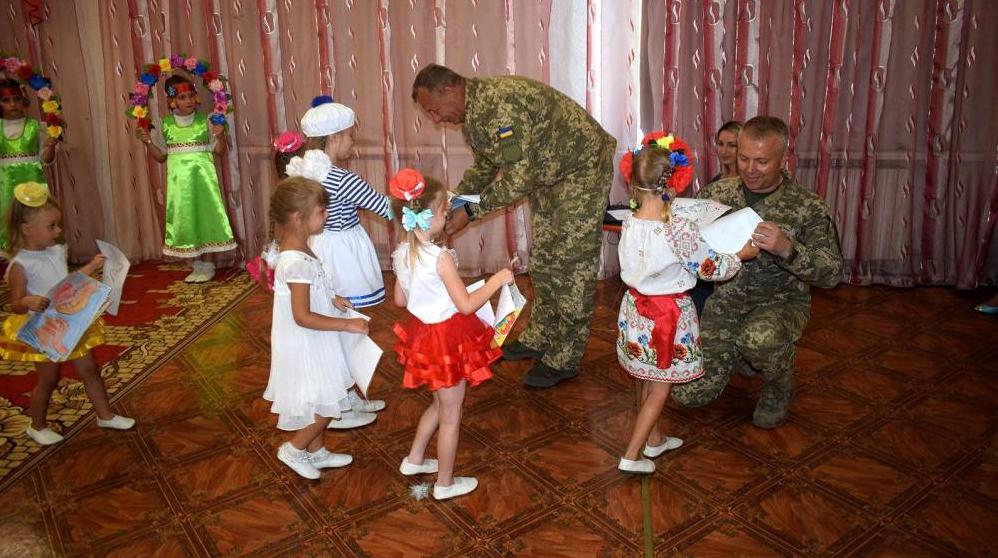 Стаття Зачем военное руководство посещало детсады на Донетчине? (фото) Ранкове місто. Одеса