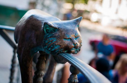 Стаття В Одессе появилась скульптура офисного кота (ФОТО) Ранкове місто. Одеса