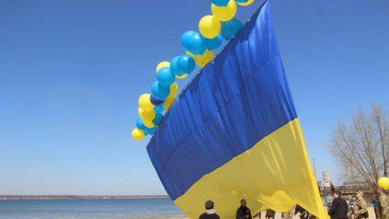 Стаття Украина празднует День Государственного Флага Ранкове місто. Одеса