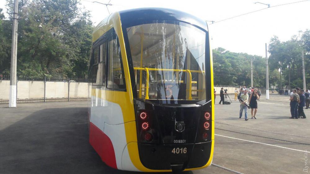 Стаття «Одесгорэлектротранс» выпустил первый трамвай с «космическим» дизайном Ранкове місто. Одеса