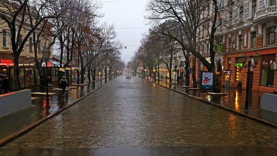 Стаття Одесские чиновники запланировали ремонт тротуаров на центральной улице города Ранкове місто. Одеса