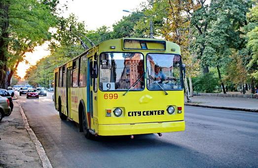 Стаття В «Одессгорэлектротрансе» просят сообщать о поломках трамваев и троллейбусов Ранкове місто. Одеса
