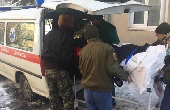 Стаття В одесский военный госпиталь вертолетом санавиации доставили 27-летнего военного Ранкове місто. Одеса