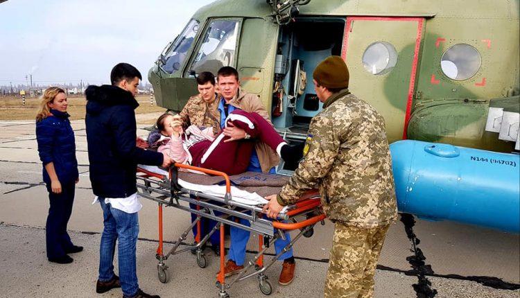 Стаття Медицинский авиаборт прибыл с раненными военнослужащими (фото) Ранкове місто. Одеса