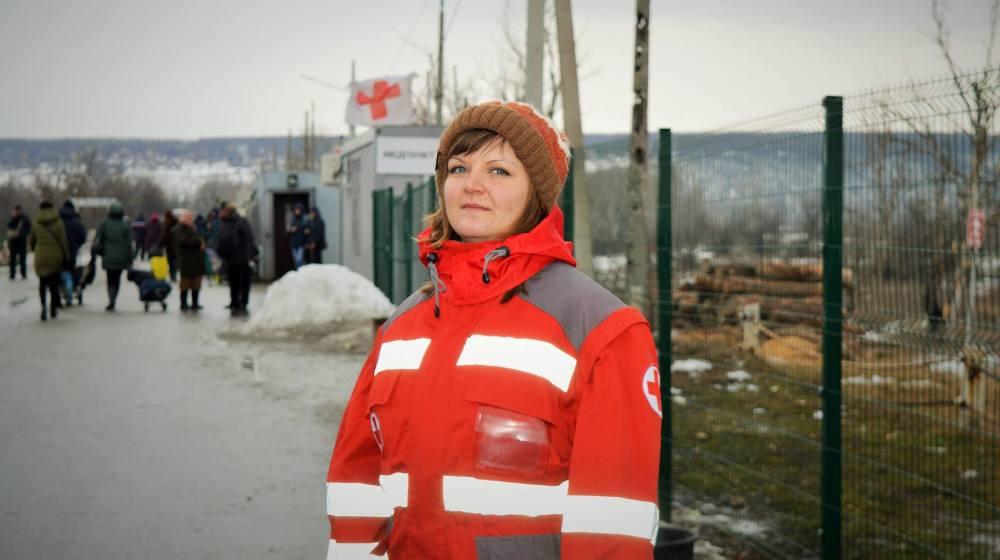 Стаття Какую помощь могут получить луганчане в пункте Красного Креста вблизи КПВВ? Ранкове місто. Одеса
