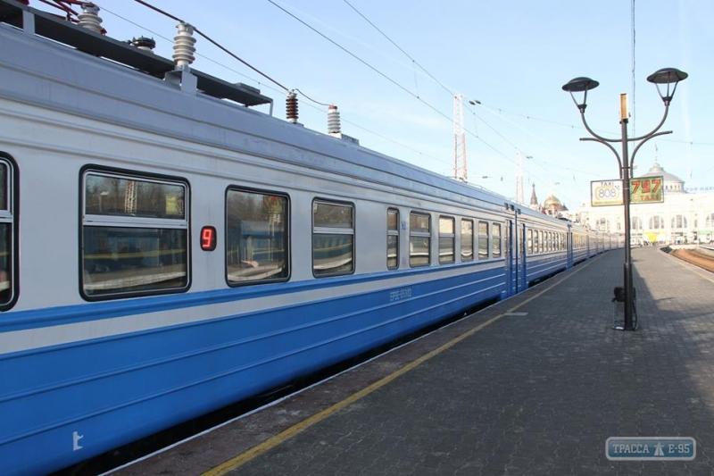 Стаття Одесская железная дорога запускает три дополнительных пригородных поезда Ранкове місто. Одеса