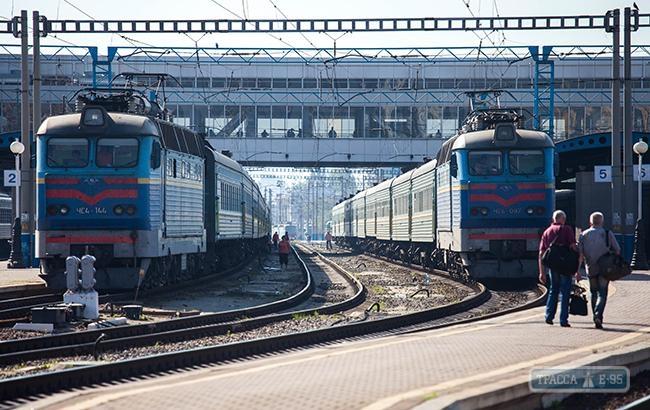 Стаття «Укрзалізниця» назначила еще два поезда в Одессу на Пасху и майские праздники Ранкове місто. Одеса