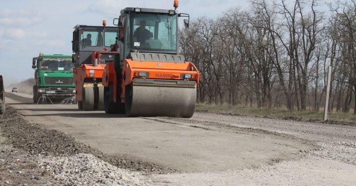 Стаття Самую плохую украинскую трассу ремонтируют по новой технологии Ранкове місто. Одеса