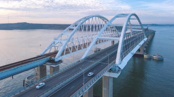 Стаття Почему по Керченскому мосту «власти» обязали ездить в шесть раз медленней, чем планировалось Ранкове місто. Одеса