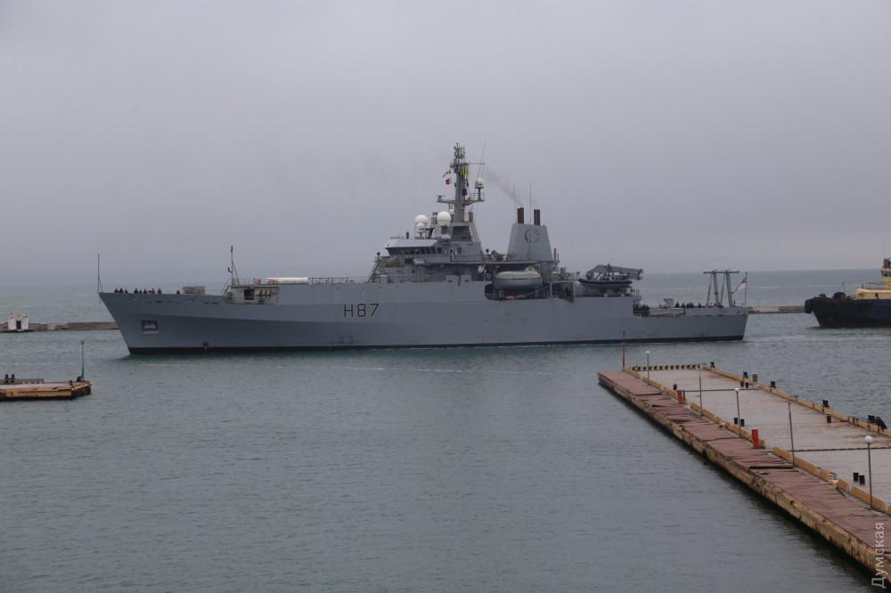 Стаття В Одессу снова зашел британский разведывательный корабль. ФОТО Ранкове місто. Одеса