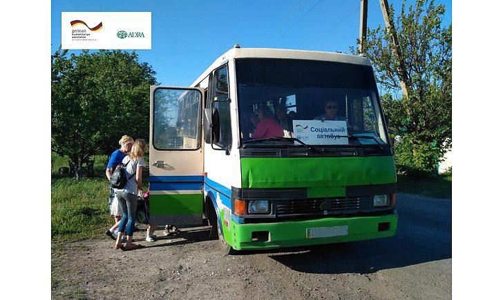 Стаття На Донеччині для мешканців «сірої» зони діє шість соціальних автобусів Ранкове місто. Одеса