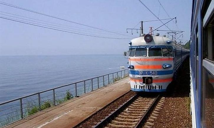 Стаття Укрзалізниця відкрила продаж квитків на 22 літніх поїзди до морських курортів Ранкове місто. Одеса