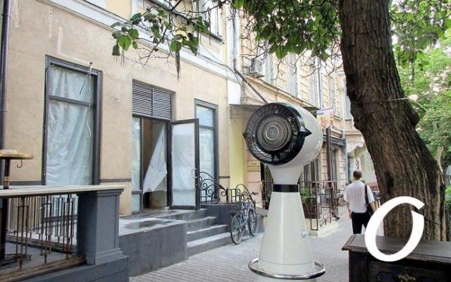 Стаття На Екатерининской установили огромный вентилятор Ранкове місто. Одеса