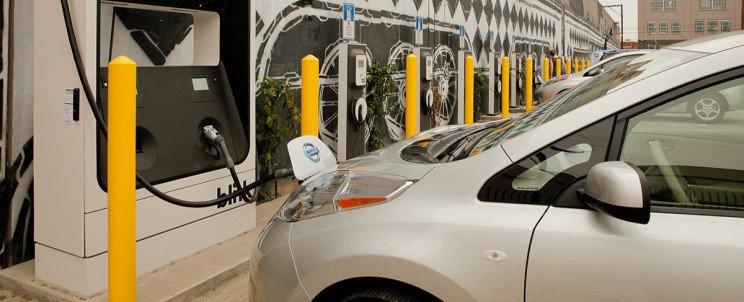 Стаття В Украине с 1 июля на парковках станут обязательными зарядки для электромобилей Ранкове місто. Одеса
