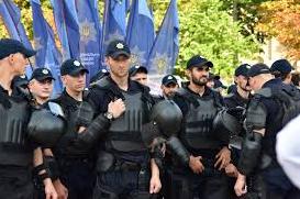 Стаття Украинцы попросили Президента повысить зарплату полицейским Ранкове місто. Одеса